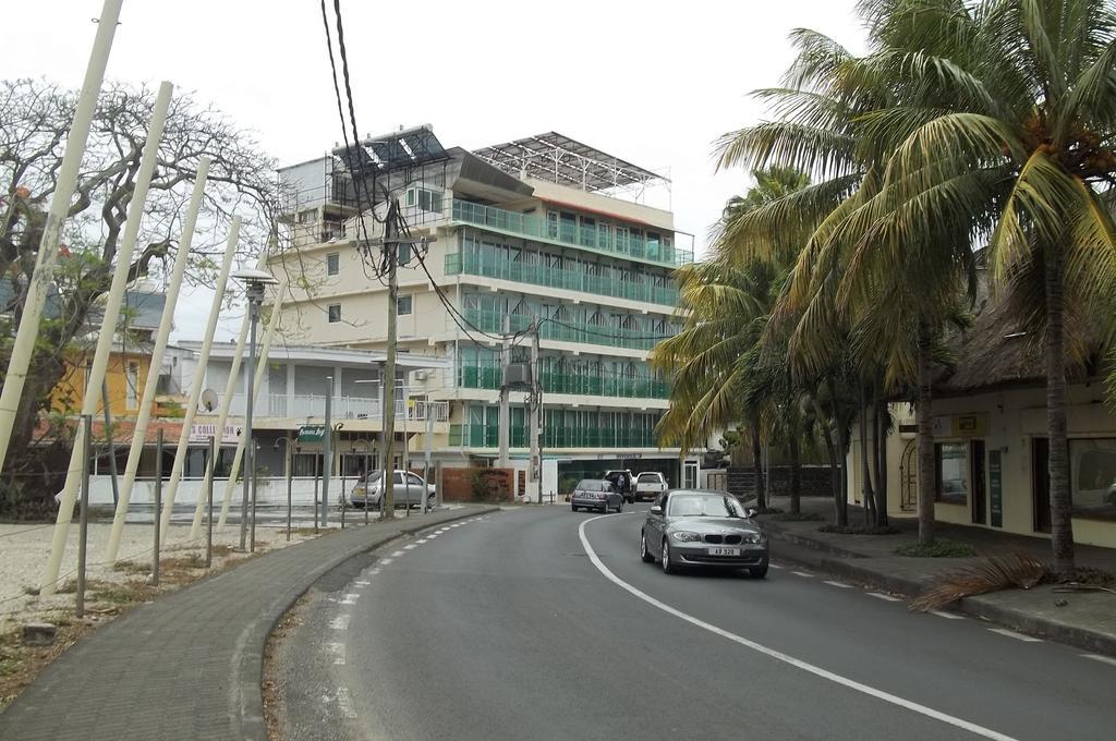 Hypertek Hotel Grand-Baie Exterior photo