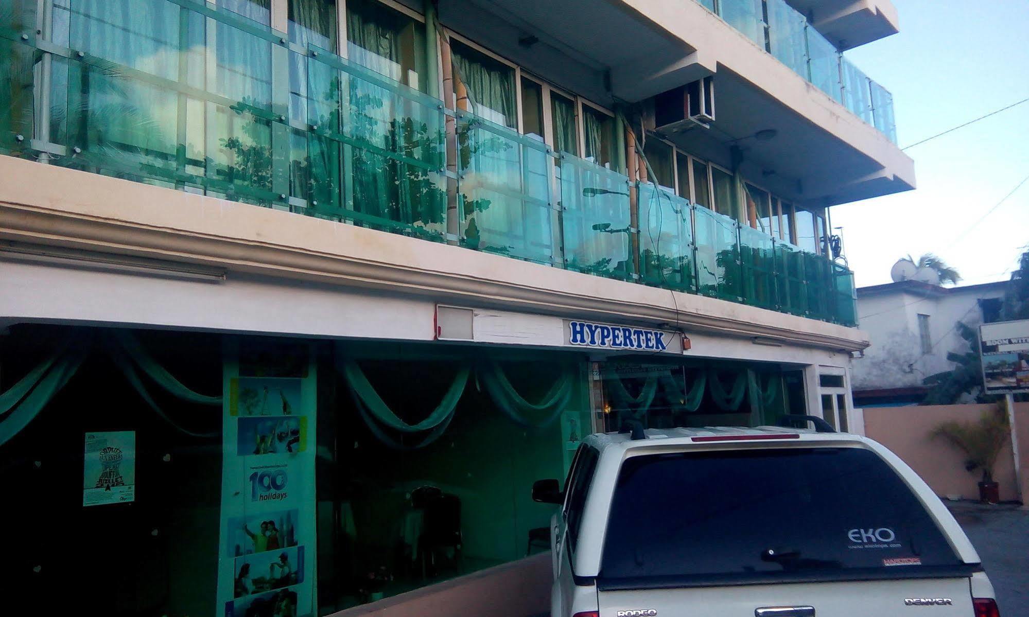Hypertek Hotel Grand-Baie Exterior photo